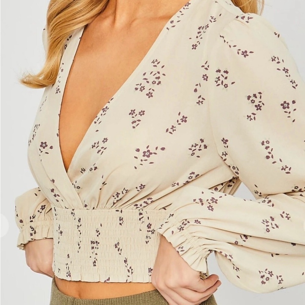 Love Tree Violet V Neck Long Sleeve cropped blouse size large NWT
